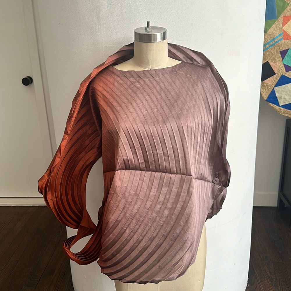 Issey Miyake red planet top